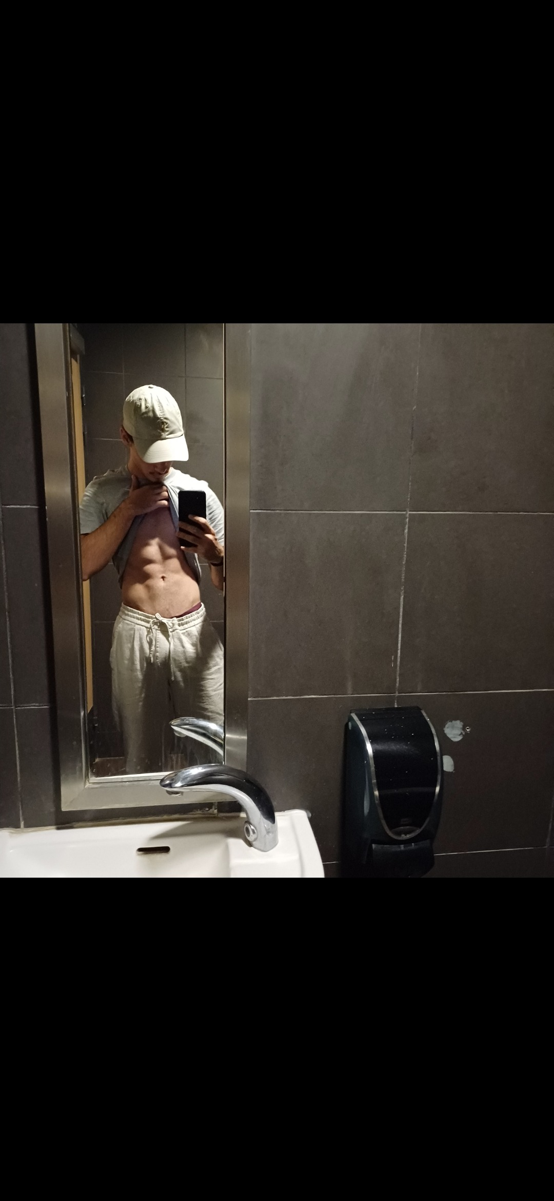 Profil de Massamba, 21 ans, Escort Trans Suisse à Perlen