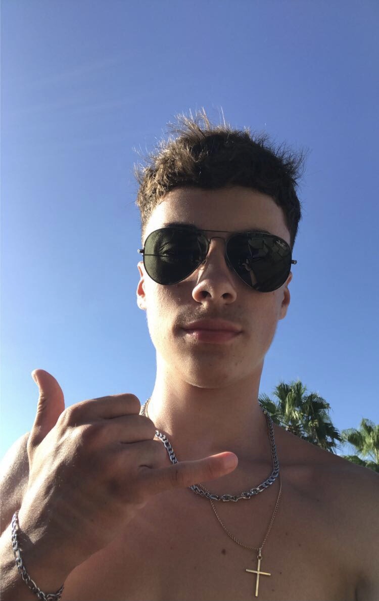 Profil de Clotaire, 21 ans, Escort Trans Suisse à Avegno