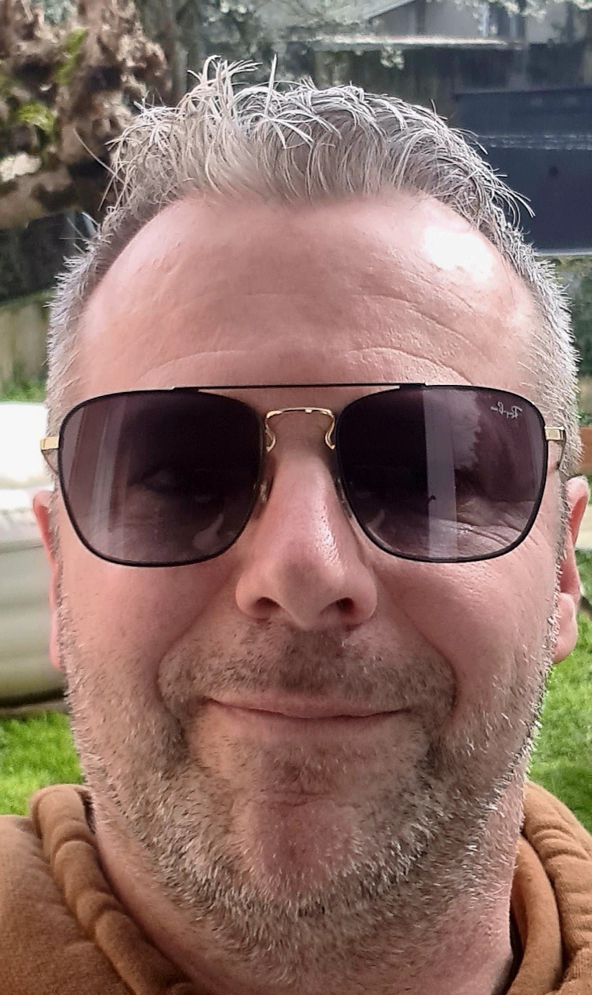 Profil de Farhad, 53 ans, Escort Trans Suisse à Tägertschi