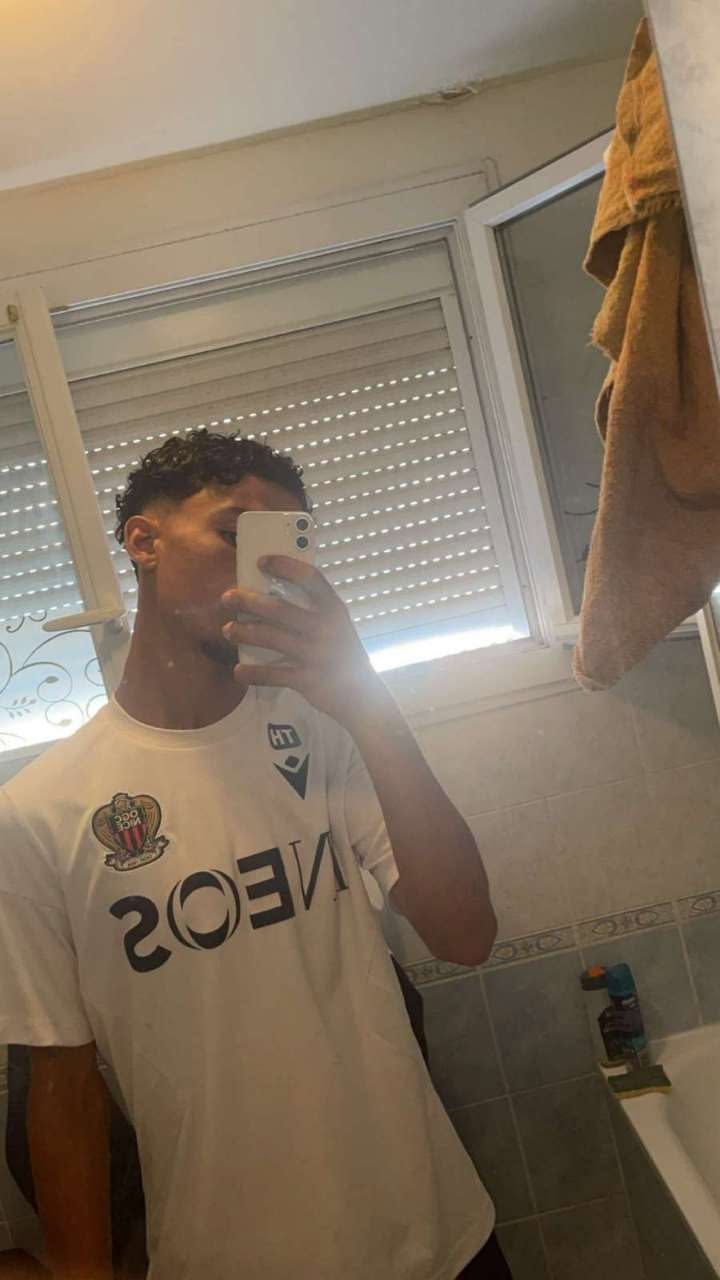 Profil de L, 18 ans, Escort Trans Suisse à La Sarraz