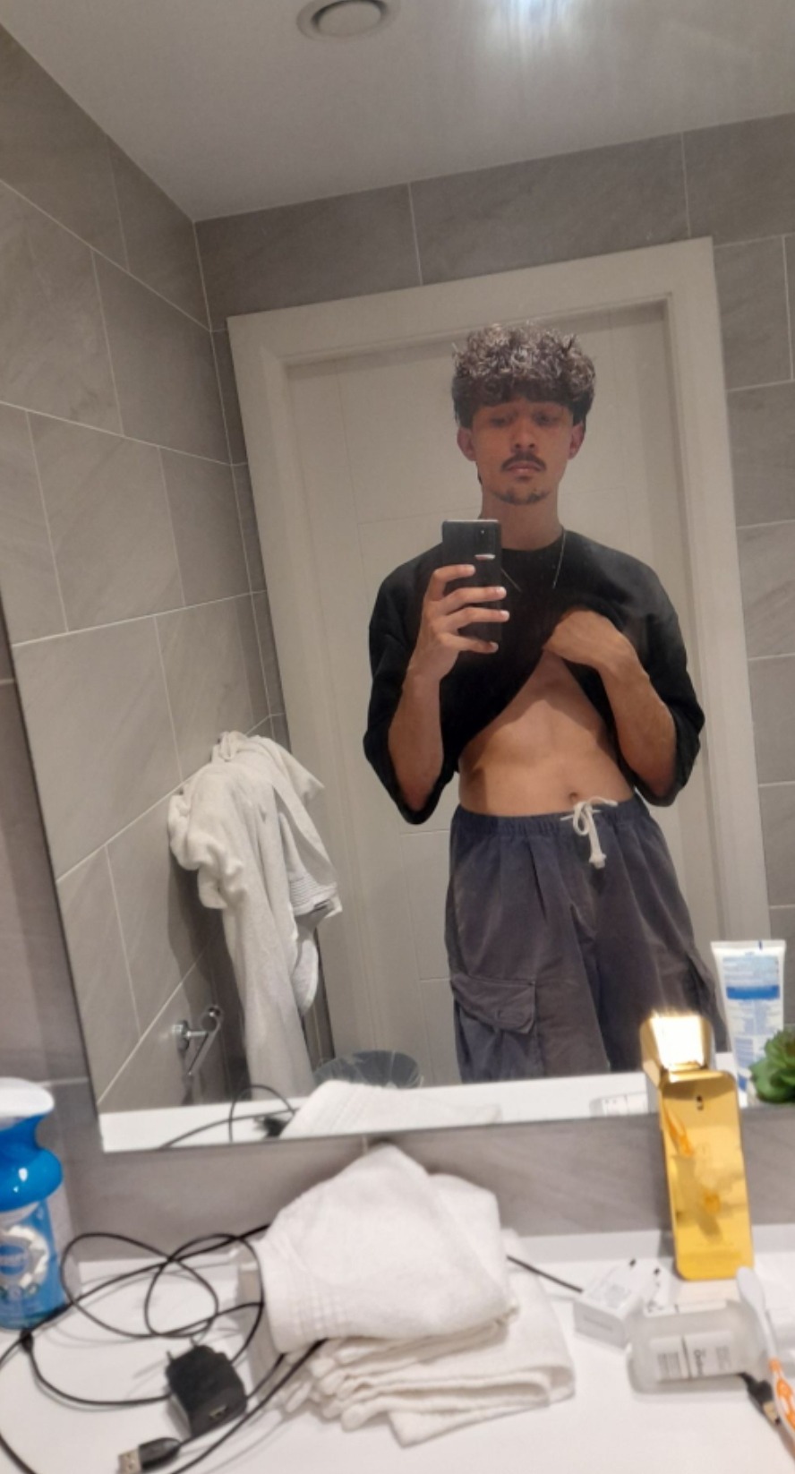 Profil de Eimen, 22 ans, Escort Trans Suisse à Hilterfingen