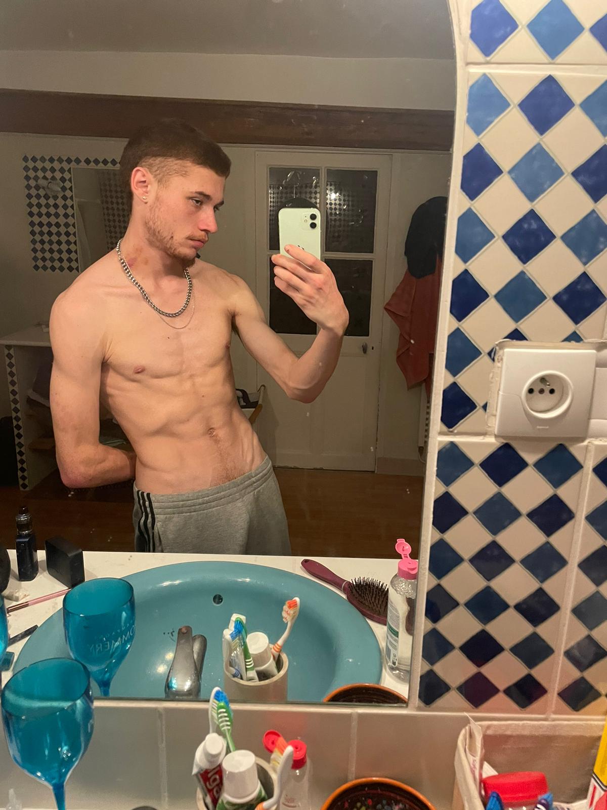 Profil de Zouhair, 20 ans, Escort Trans Suisse à Wasterkingen