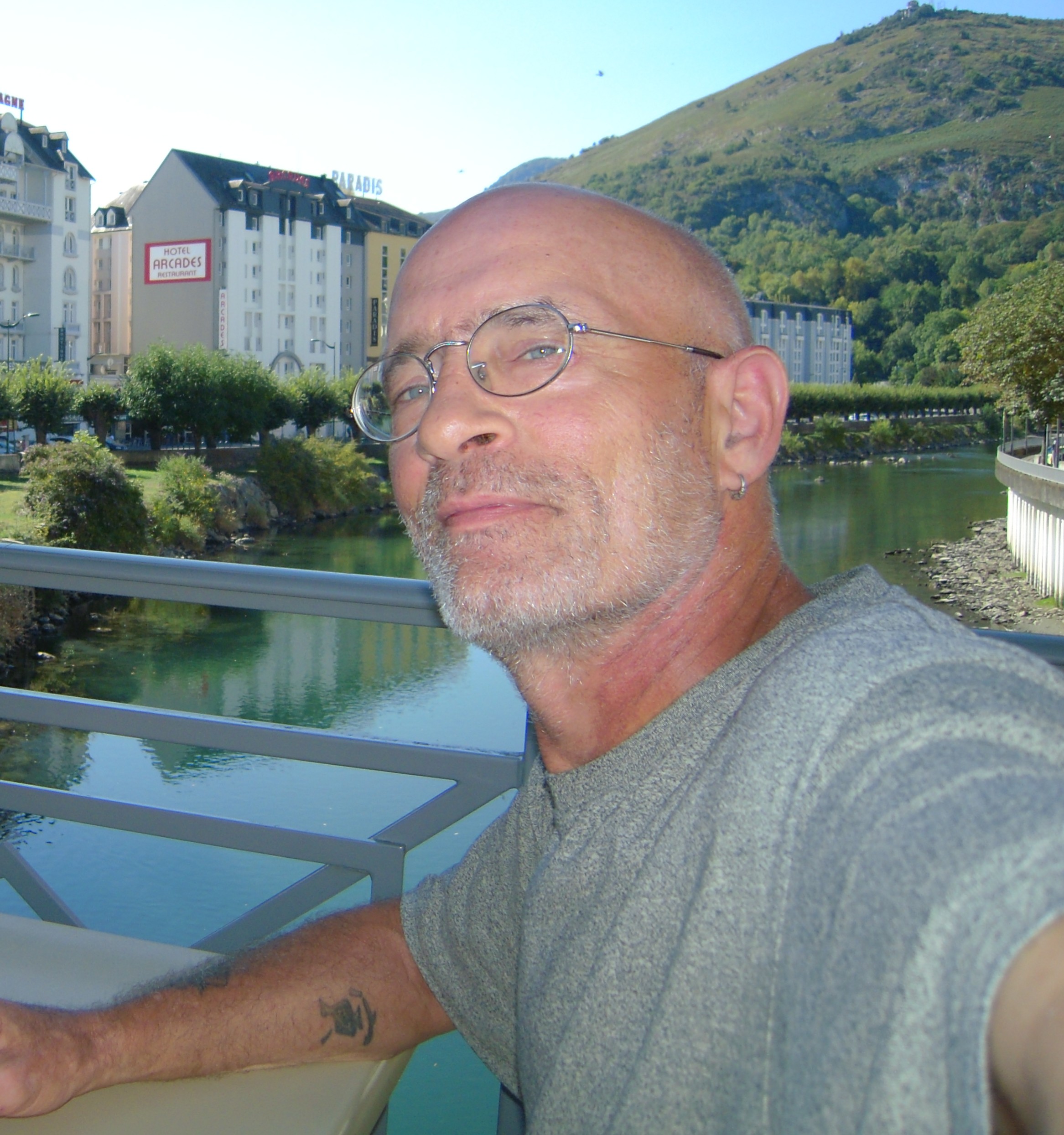 Profil de Giraud, 55 ans, Escort Trans Suisse à Prosito