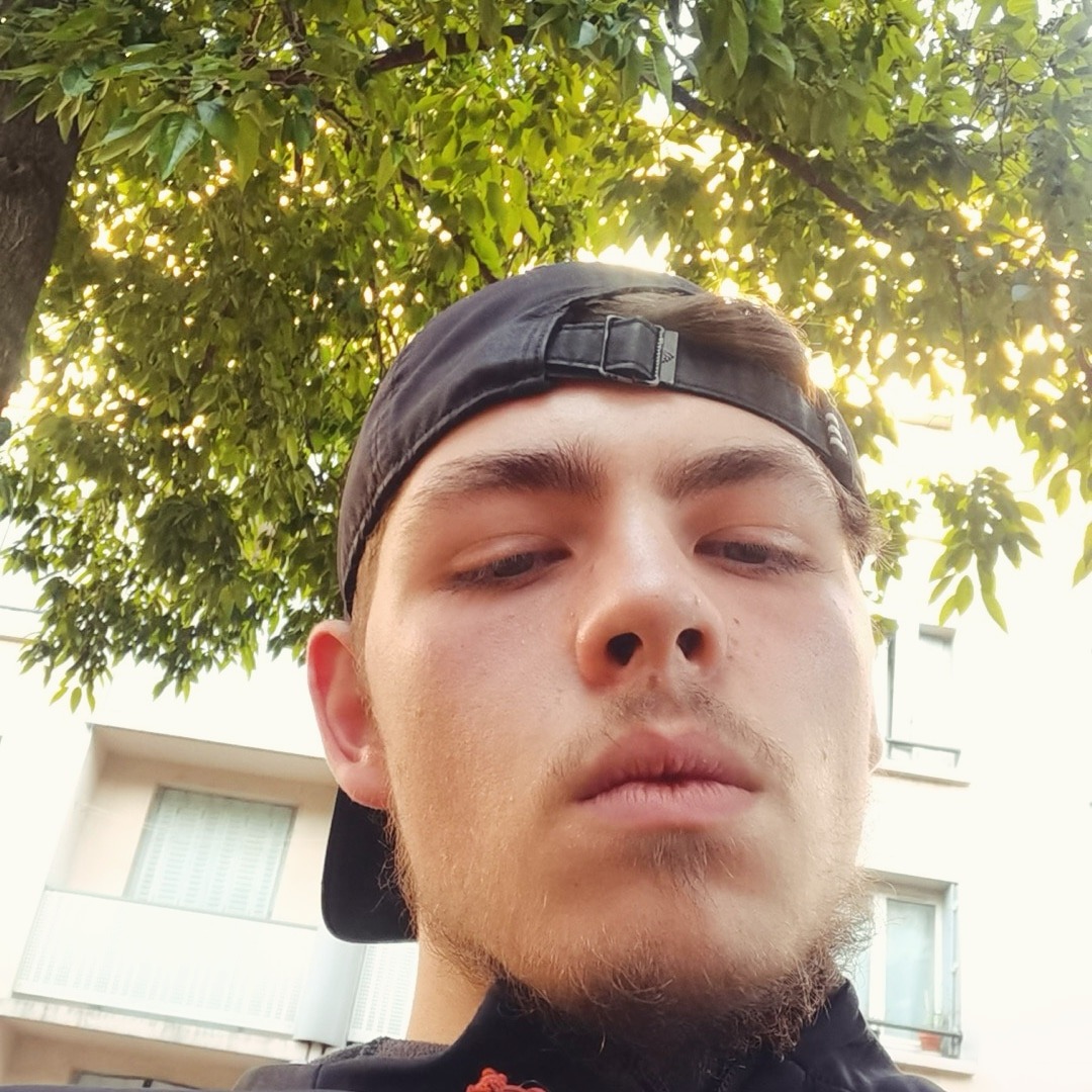 Profil de Victorian, 20 ans, Escort Trans Suisse à Cumpadials