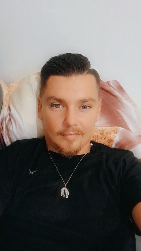 Profil de Cloud, 35 ans, Escort Trans Suisse à Cabbio