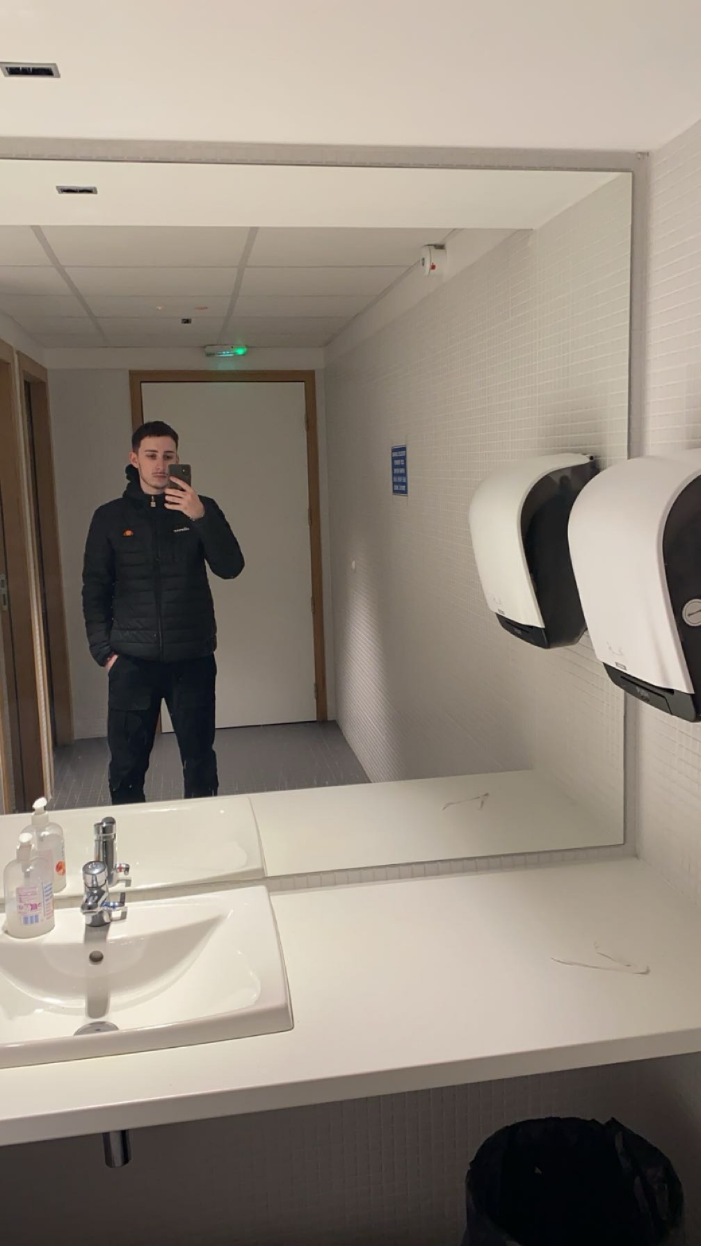 Profil de Aleandro, 20 ans, Escort Trans Suisse à Molinis