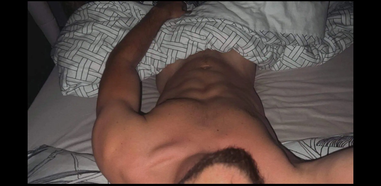 Profil de Osama, 24 ans, Escort Trans Suisse à Schwaderloch