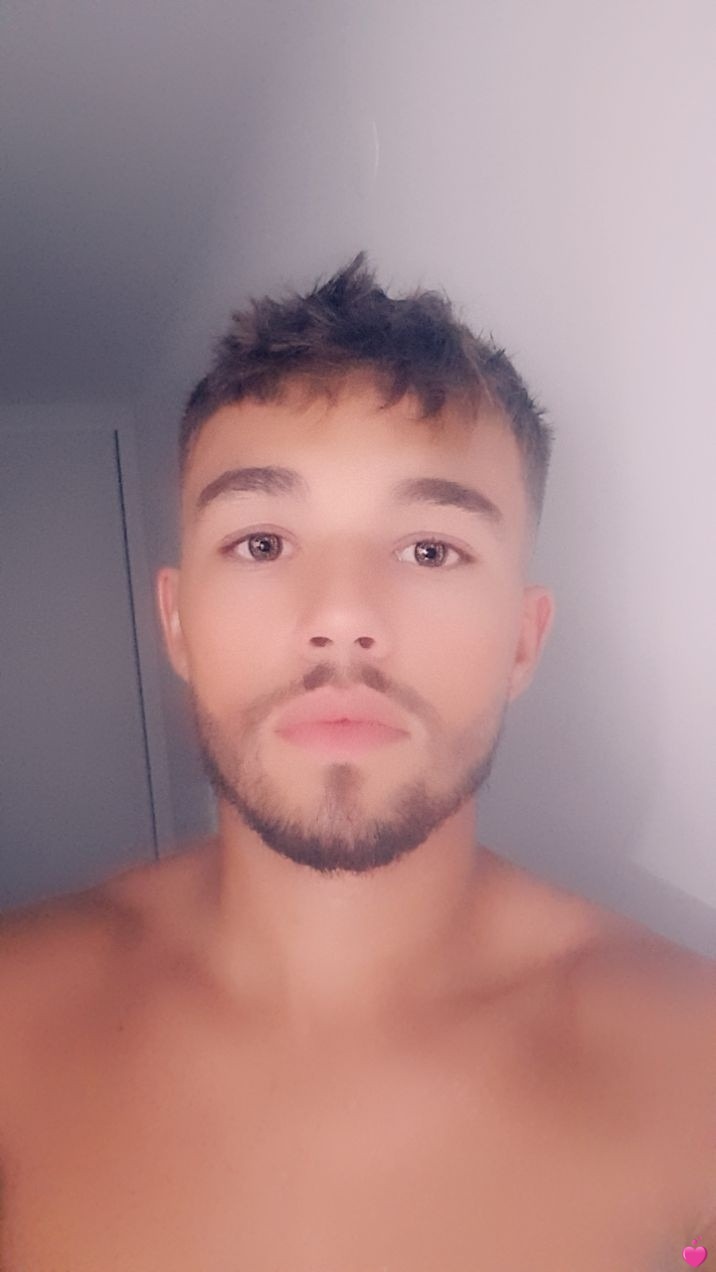 Profil de Aristide, 20 ans, Escort Trans Suisse à Ried-Brig